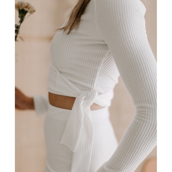 FEW LEFT❗️Sophisticated Sexy Chic Ribbed White 2-Piece Midi Skirt Set - Picture 4 of 8